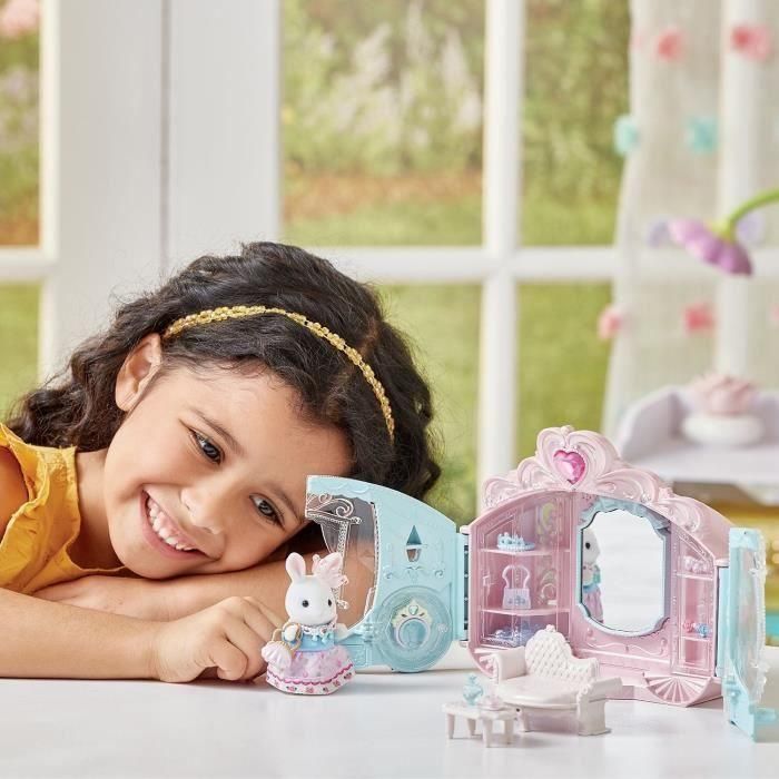 Sylvanian Families SYL5054131057582 Playset de Vestir Princesa: Carruaje Real y Niña Conejo de Nieve con Atuendo 3