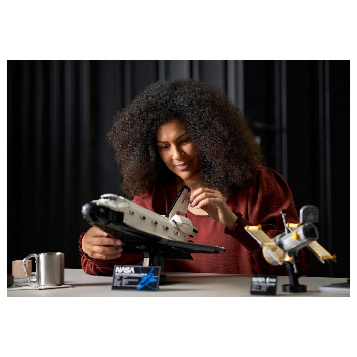 LEGO Creator Expert NASA Spaceshuttle Discovery - Set de construcción 2354 piezas, Maqueta del Transbordador Espacial, para adultos y fans 2