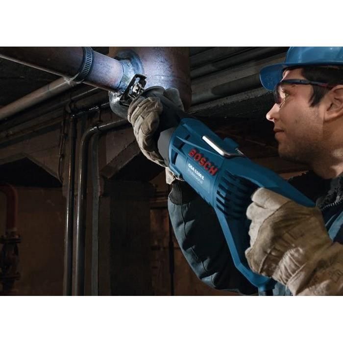 Bosch Professional GSA 1100 E Sierra de Sable Profesional 1100W, capacidad de corte 230mm en madera, incluye 2 hojas y estuche 1 Bosch Professional GSA 1100 E Sierra de Sable Profesional 1100W, capacidad de corte 230mm en madera, incluye 2 hojas y estuche 1