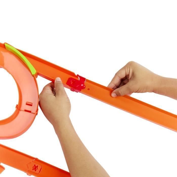 Hot Wheels Pista Big Air Crash - Incluye Coche Escala 1:64 - Medidas 68,7x62,5x85,9 cm - Edad +5 años - Requiere Pilas 4