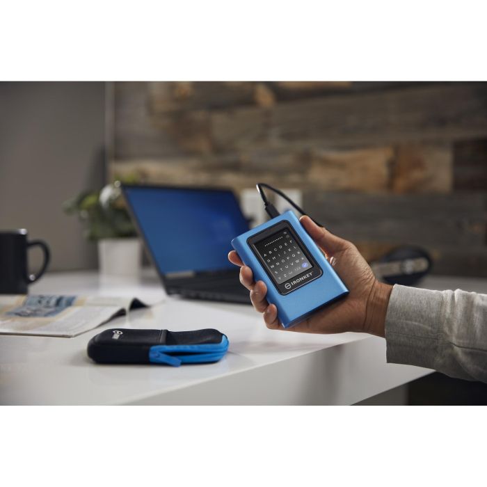 Kingston IronKey Vault Privacy 80 USB 3.2 Gen 1 960GB SSD Externo con Cifrado AES 256-bit y Protección por Contraseña 3 Kingston IronKey Vault Privacy 80 USB 3.2 Gen 1 960GB SSD Externo con Cifrado AES 256-bit y Protección por Contraseña 3