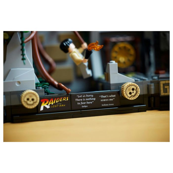 LEGO 77015 Indiana Jones Templo del Ídolo Dorado Juego de Construcción con 1545 Piezas para Mayores de 18 Años 21