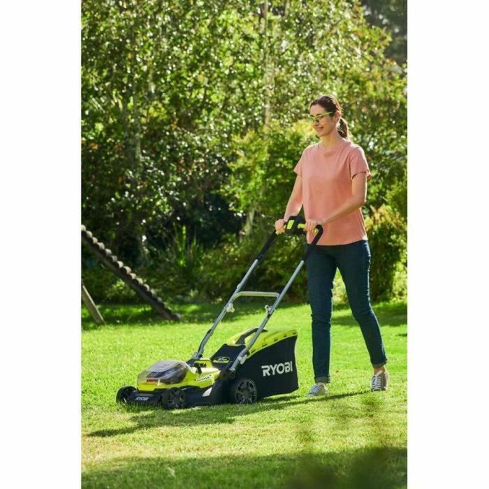 Ryobi Cortacésped Híbrido Inalámbrico Ø 37 cm con 2 baterías LithiumPlus 36V 5.0 Ah, Mulching y Recolección 45L, Negro/Verde 1