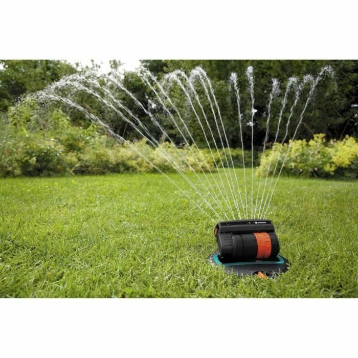Gardena OS 140 Kit de Aspersor Oscilante Emergente para Riego de Jardines Cuadrados o Rectangulares, Cobertura Ajustable de 2 a 140 m² 1
