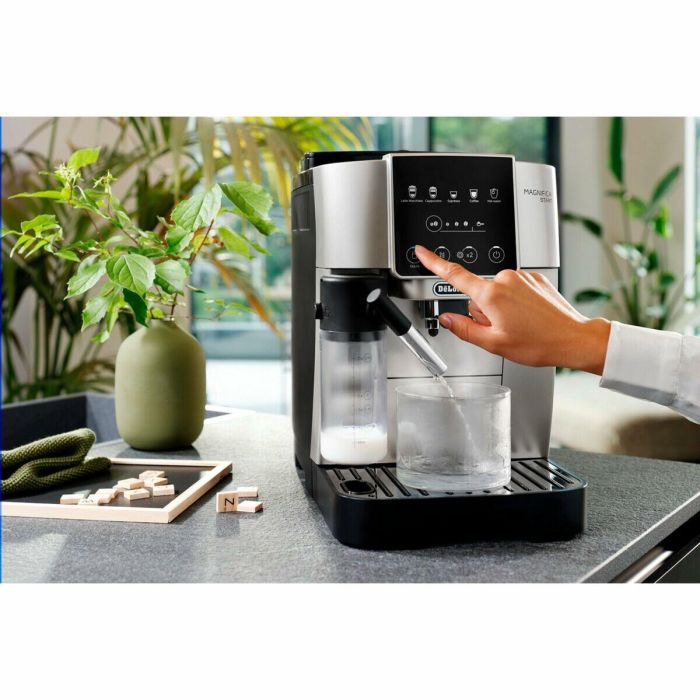 Cafetera Superautomática DeLonghi ECAM 220.80 SB 2 Cafetera Superautomática DeLonghi ECAM 220.80 SB 2