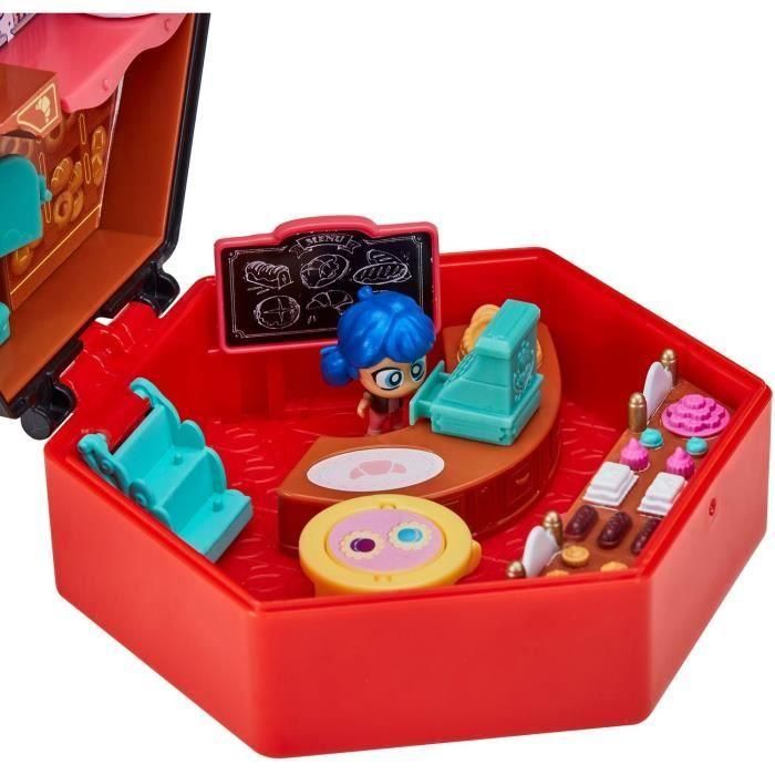 BANDAI - Miraculous Ladybug - Chibi Boulangerie Mini Universe - Minifiguras de Marinette y Adrien incluidas - P50551 2 BANDAI - Miraculous Ladybug - Chibi Boulangerie Mini Universe - Minifiguras de Marinette y Adrien incluidas - P50551 2