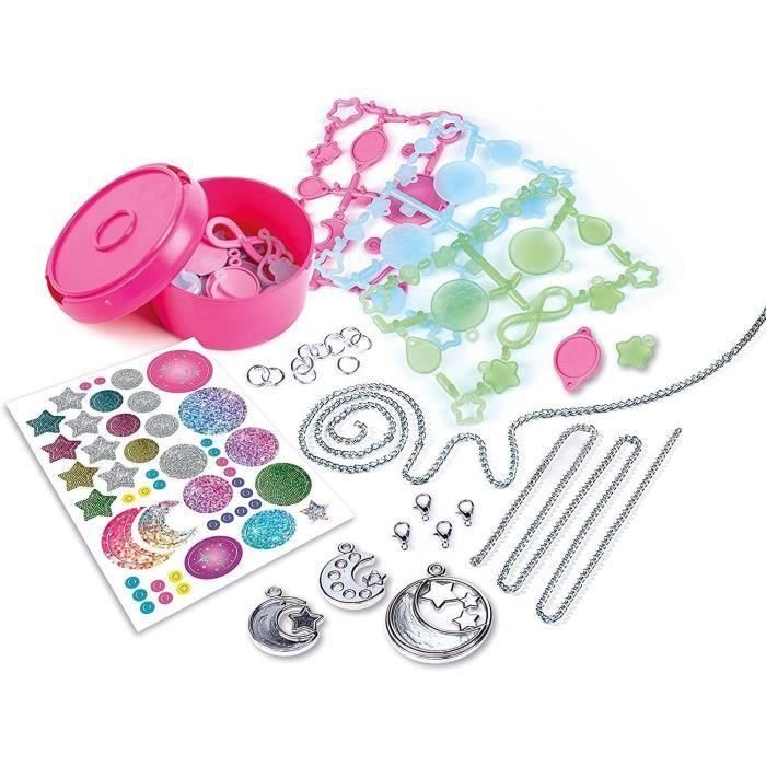 Clementoni 18584 Kit creativo para niños: crea pulseras y collares con colgantes de luna y estrellas que brillan en la oscuridad 1 Clementoni 18584 Kit creativo para niños: crea pulseras y collares con colgantes de luna y estrellas que brillan en la oscuridad 1