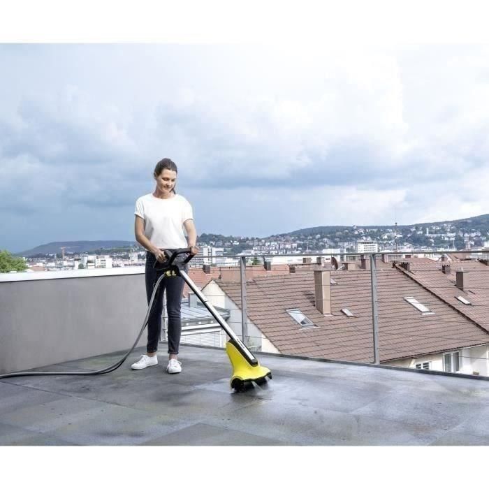 Karcher PCL 4 Limpiador de patio eléctrico con 2 cepillos y boquillas para suciedad resistente, bajo consumo de agua. 4