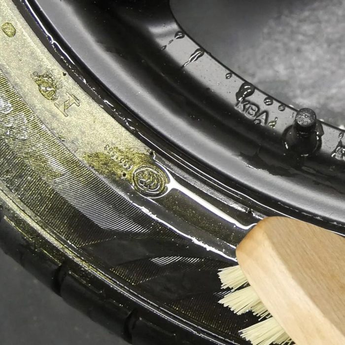 Foliatec FO2701 Spray para Neumáticos Dorado Efecto Brillo 400 mL 2