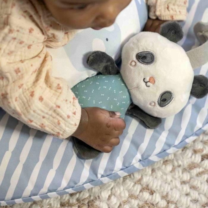 Ingenuity ING17412 - Alfombra de Juego Plegable de Elefante con Cojín Reversible, Arco de Madera y Juguetes Sensoriales para Bebés 5