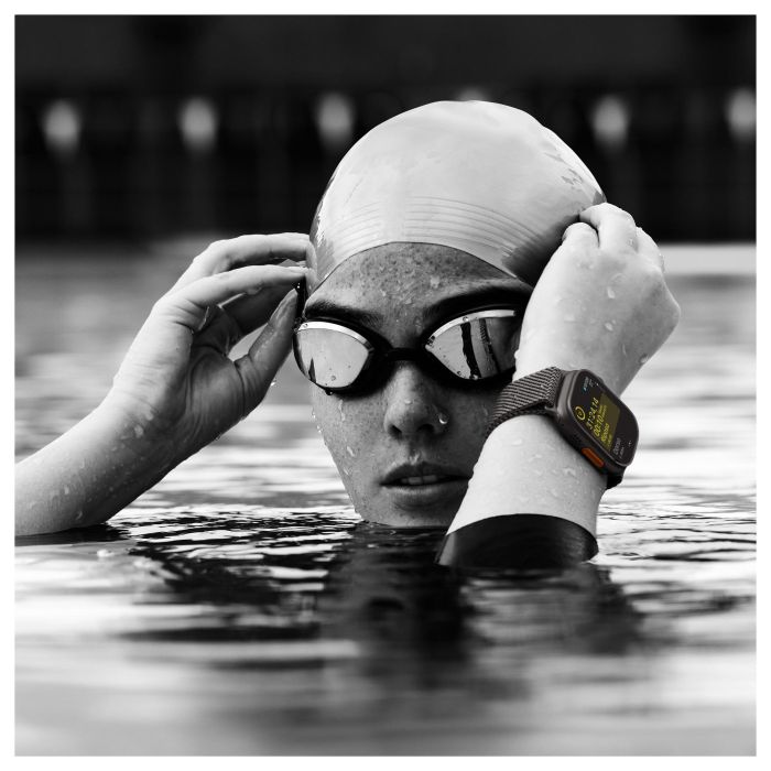 Apple Watch Ultra 2 GPS + Cellular 49mm Caja de Titanio Negro con Correa Milanesa Negra 2