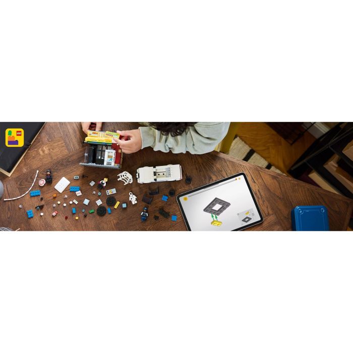 LEGO 76311 Marvel Spider-Verse: Miles Morales vs. The Smudge - Juego de Construcción para Niños 9+ años 5