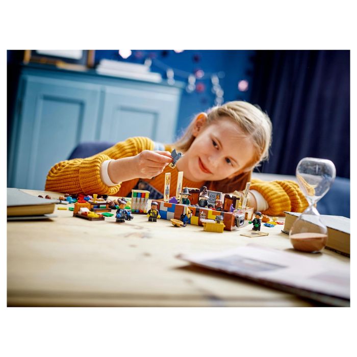 LEGO Harry Potter Hogwarts Magical Trunk 76399 - Juego de Construcción de 603 Piezas con Baúl Mágico, para Niños de 8 Años o Más 22