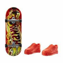 Mini monopatin hot wheels. incluye zapatos. 10 cm - modelos surtidos