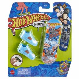 Mini monopatin hot wheels. incluye zapatos. 10 cm - modelos surtidos