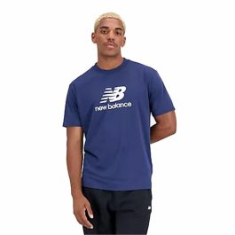 Camiseta de Manga Corta Hombre New Balance Essentials Stacked Logo Azul Precio: 27.95000054. SKU: S64121112