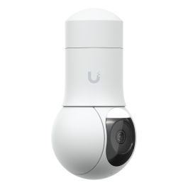 Ubiquiti Cámara IP 5MP 1/2.7" CMOS, 4MP 2688x1512 (16:9) PoE, IP66, IK04, Puerto 10/100 MbE RJ45