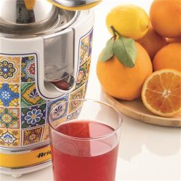 Ariete Exprimidor Positano de diseño retro, acabado en metal, con 2 conos para zumos saludables Ariete Exprimidor Positano de diseño retro, acabado en metal, con 2 conos para zumos saludables
