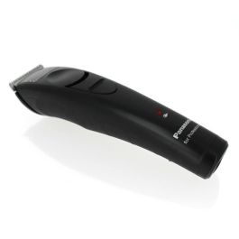 Panasonic ER-GP21 Cortapelo Profesional Máxima Precisión para Afeitado Apurado, Agarre Ultracómodo, Baja Vibración, Acero Negro