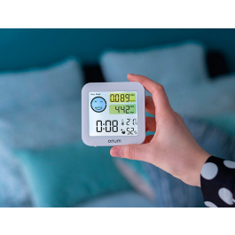 Cep Medidor de Aire Quaelis 20 Medidor de CO2 y COV Superficie 30 m2 Pantalla LCD Color Blanco 8x2,5x8 cms