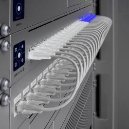Ubiquiti Switch Layer 3 Etherlighting™ 24 Puertos 400W PoE++. 8x 2.5 GbE PoE++, 16x GbE RJ45 (PoE+/++), 2x 10G SFP+ Ubiquiti Switch Layer 3 Etherlighting™ 24 Puertos 400W PoE++. 8x 2.5 GbE PoE++, 16x GbE RJ45 (PoE+/++), 2x 10G SFP+