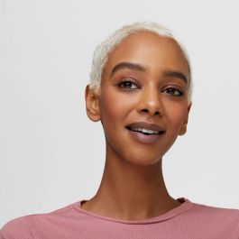 Essence SUN CLUB Bronceador Mate Polvos Faciales Veganos y Cruelty Free #02 Luminous Ivory, 15g para un Tono Dorado Natural