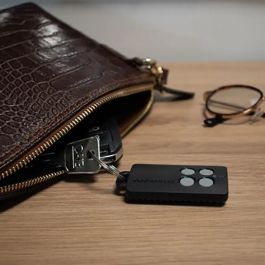 SCS Sentinel Mando a distancia de puerta 4 canales COBEST girando 50m AAM0121