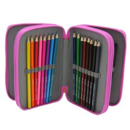 CYP BRANDS Plumier Peppa Pig Triple Completo con 39 Piezas: 16 Lápices, 16 Rotuladores, Bolígrafos, Lápiz, Goma, Sacapuntas y Regla