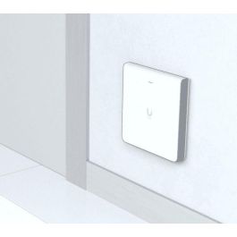 Ubiquiti 159.7 x 156.7 x 33.8 mm, 884g, RJ45, 802.11a/b/g, PoE, Bluetooth Ubiquiti 159.7 x 156.7 x 33.8 mm, 884g, RJ45, 802.11a/b/g, PoE, Bluetooth