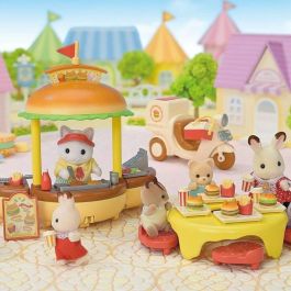 Sylvanian Families SYL5054131057575 Juego de Catering Puesto de Hamburguesas con Papa Latte Cat y Scooter