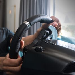 Logitech G920 Driving Force G 941-000123 Volante + Pedales para PC, Xbox One, Xbox Series S/X con Vibración y Force Feedback