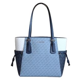 Bolso de Hombro Michael Kors VOYAGER Azul 30 x 29 x 15 cm Precio: 131.50000006. SKU: B1D8CDSN8B