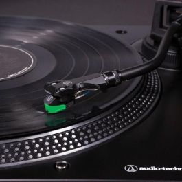 Audio Technica AT-LP120XUSB Tocadiscos Negro con Preamplificador de Fono y USB