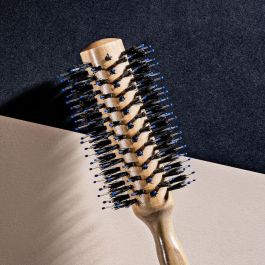 Sisley Cepillo de Brushing Redondo Nº 2 con Cerdas de Jabalí y Picos Elásticos para Cabello Largo, Grueso y Rizado: Alisa y Disciplina el Encrespamiento