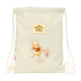 SAFTA Saco Winnie the Pooh Disney 34cm con Bolsillo Interior y Cierre de Seguridad Anti-estrangulamiento Precio: 12.94999959. SKU: B19Z44RD28