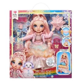 Muñeca rainbow high winter wonderland rosa 22 cm. listas para la nieve! incluye un kit para hacer tu propio muñeco de nieve. Precio: 54.449878999999996. SKU: B1CVWJVY6M