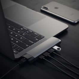 Satechi TYPE-C PRO HUB ADAPTER, HDMI 4K, USB 3.0, Micro SD, for MacBook Pro 13” and 15” models Satechi TYPE-C PRO HUB ADAPTER, HDMI 4K, USB 3.0, Micro SD, for MacBook Pro 13” and 15” models