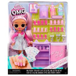 Muñeca l.o.l. surprise omg sweet nails en el café de kitty k 31.75x21.92x26.27 cm