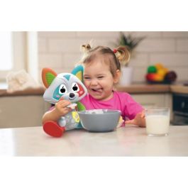 Baby Clementoni Oliver, el mapache juguetón interactivo con ojos LED y 4 modos de juego: Emociones, Comidas, Historia y Exploración