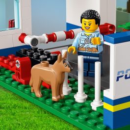 LEGO City 60316 Comisaría de Policía - Juego de Construcción 668 Piezas para Niños y Niñas a Partir de 6 Años, Multicolor