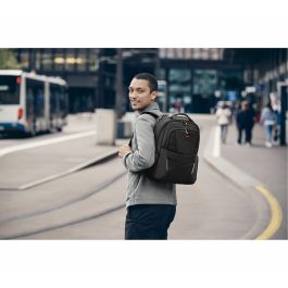 Wenger Mochila para portátil Altair 39,62cm (15,6") con bolsillo para tablet, color negro