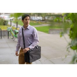Kensington Maletín para portátil Contour 2.0 Business 15,6" negro Ergonómico, RFID, impermeable y resistente a pinchazos