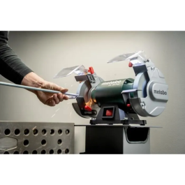 Metabo Amoladora de banco DS 200 Plus, 36 P y 60 N, para trabajos de lijado y desbarbado