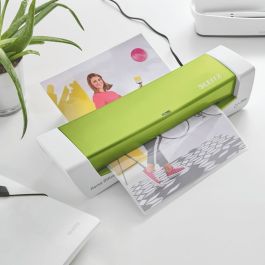 Plastificadora Leitz Ilam Home Office Din A4 2 Rodillos Hasta 125 Mc Color Blanco-Verde Plastificadora Leitz Ilam Home Office Din A4 2 Rodillos Hasta 125 Mc Color Blanco-Verde