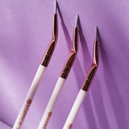 Pincel Essence Angled Eyeliner Delineador de ojos En ángulo (1 unidad)