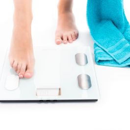 DCook Báscula de Baño Digital Gallery Hasta 180 kg con Medición de Grasa Corporal y Agua, Pantalla LCD Extragrande