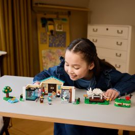 LEGO 77056 Animal Crossing Colección del Museo Sócrates para Niños +7 años con Minifiguras de Sócrates y Lili
