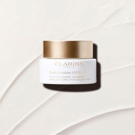 Clarins Nutri-Lumière Crema Revitalizante Antimanchas Spf15 50 mL