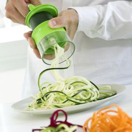 Cortador de Verduras en Espiral Spiru InnovaGoods Precio: 4.49999968. SKU: V0100893