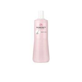 Wella Shinefinity Activador 2% Brush & Bowl 1000ml para Glazes de Cero Aclarado, Control de pH, Brillo Duradero, Sin Amoniaco Precio: 9.9499994. SKU: S4259099